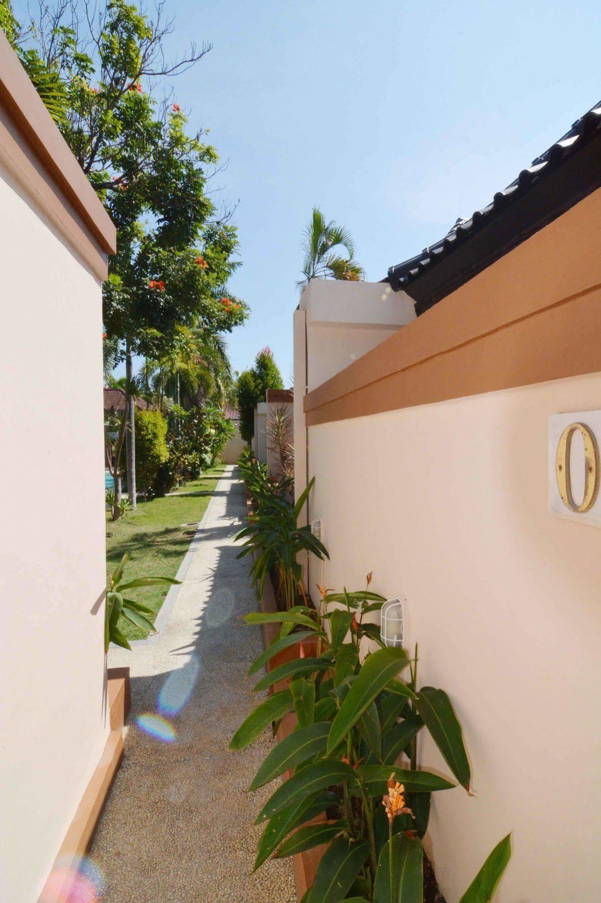 Kutaville Seminyak Esterno foto